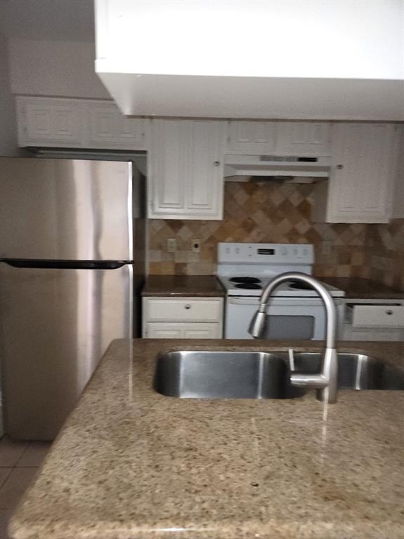 Foto del edificio - 2110 Wilcrest Dr