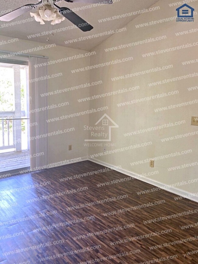 Foto del edificio - 430 Oriole Dr