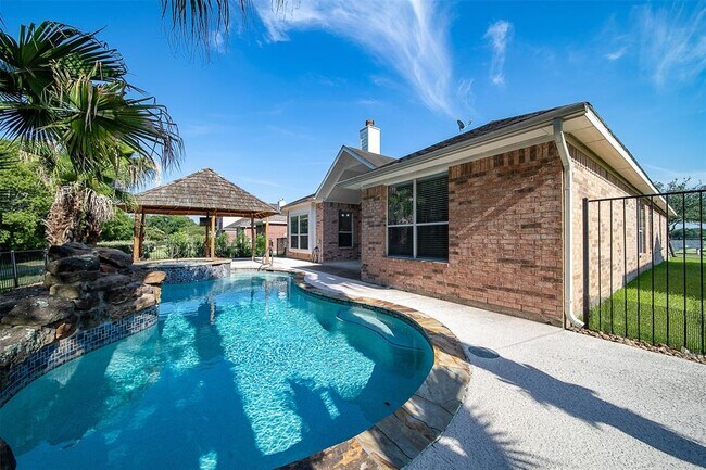 Foto del edificio - 3023 E Cedar Hollow Dr