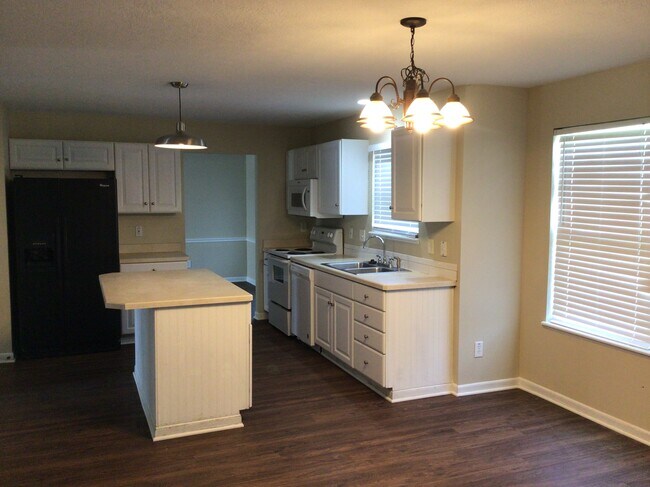 Building Photo - 428 Rocky Springs Dr
