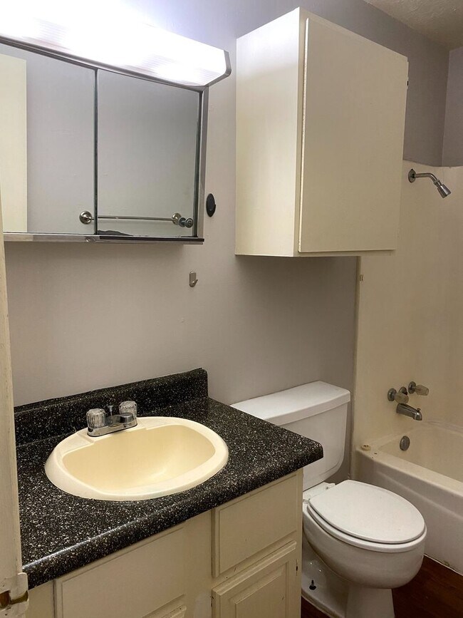 Building Photo - PRELEASE AVAILABLE! 2 BED 2 BATH DUPLEX WI...