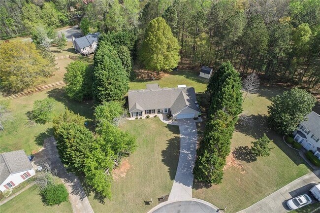 Foto del edificio - 313 Ridge Hill Cir