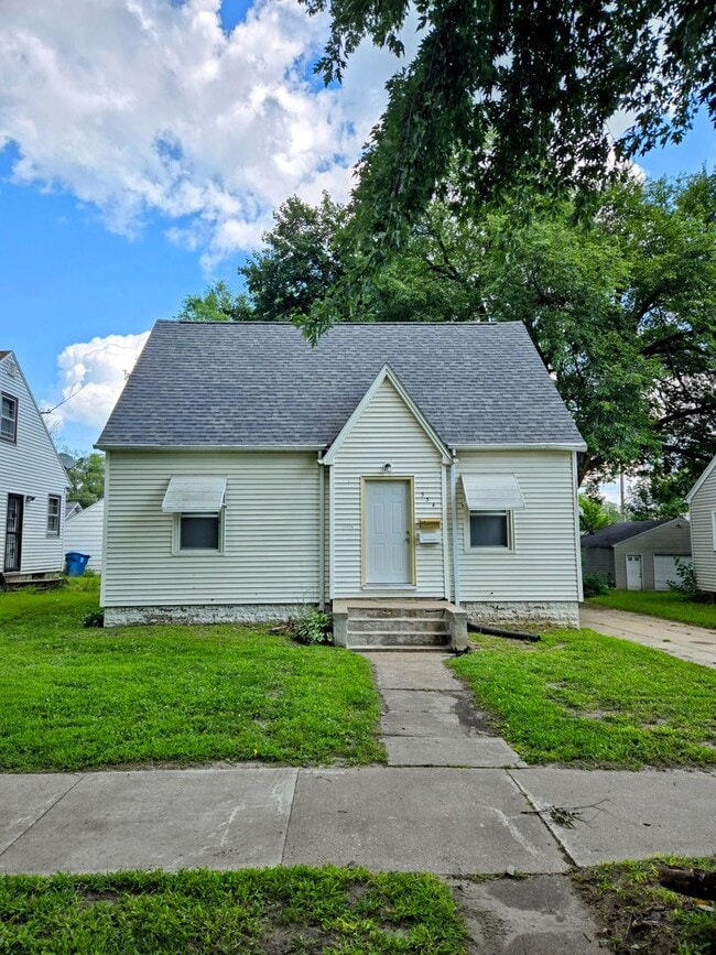Building Photo - 534 Hope Ave