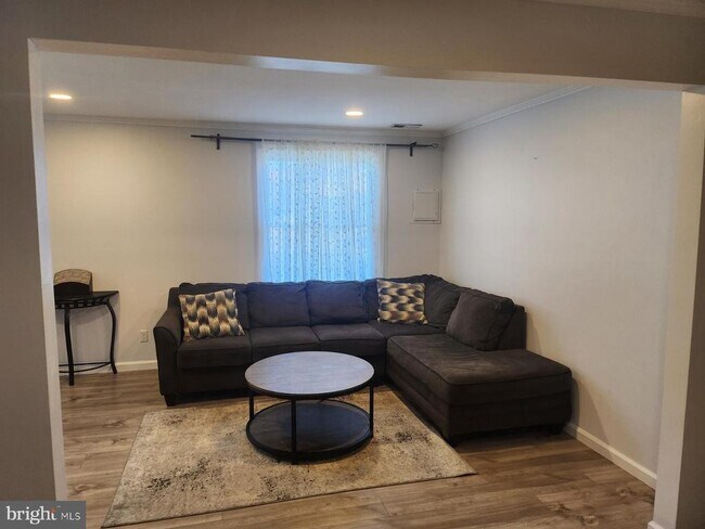 Foto del edificio - 13068 Townsend Rd