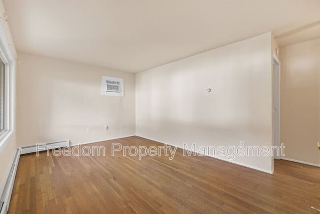 Foto del edificio - 14309 Fairmont Ct