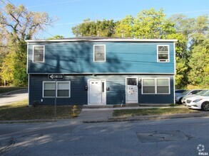 Building Photo - 1004 Oneida Ave