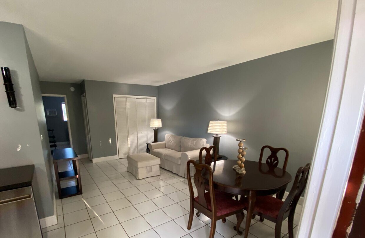 Foto principal - 1816 E Oakland Park Blvd