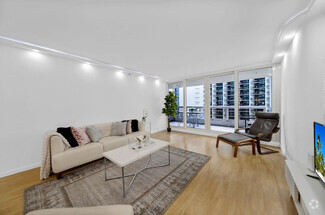 Building Photo - 1717 N Bayshore Dr