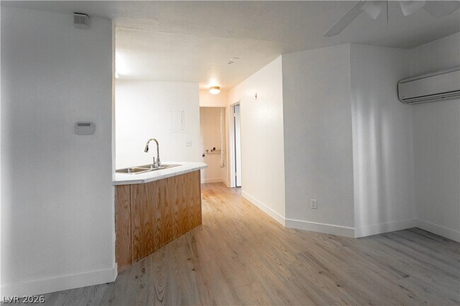 Foto del edificio - 510 Elm Dr