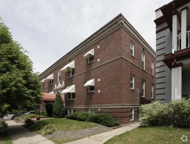 Building Photo - 1372 Marion St