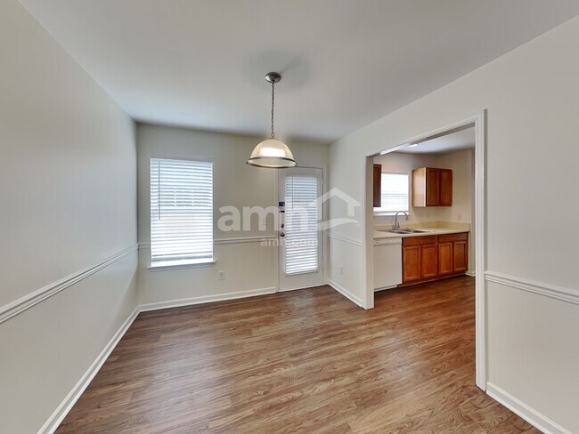 Foto del edificio - 4509 Canipe Dr