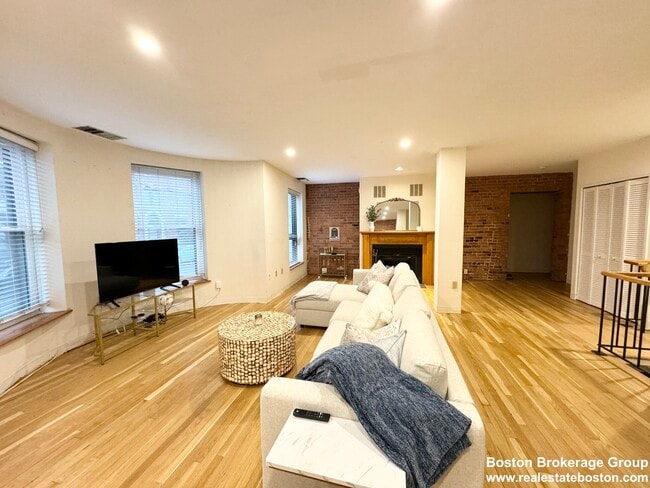 Photo - 96 Gainsborough St. #103W Fenway House