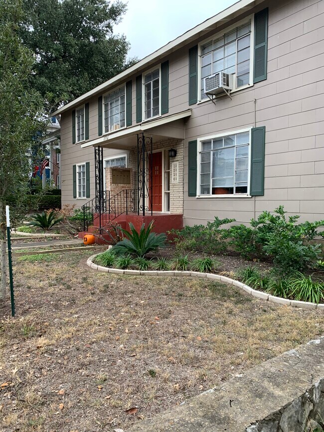 Building Photo - 710 W French Pl