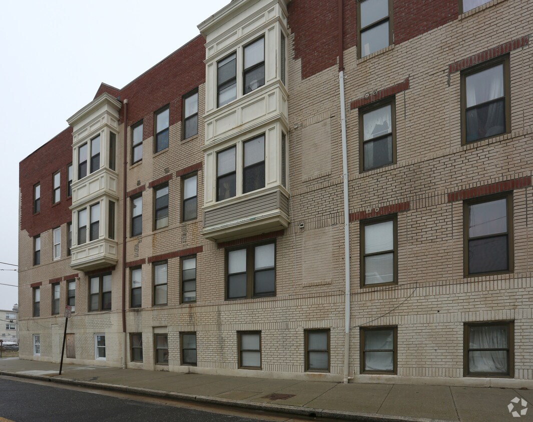 Western One Apartments Apartments in Atlantic City, NJ