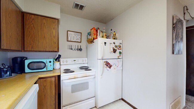 Foto del edificio - 3 bed duplex on Ontario