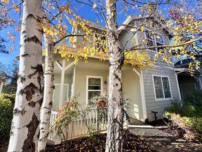 Building Photo - 112 Ironhorse Place