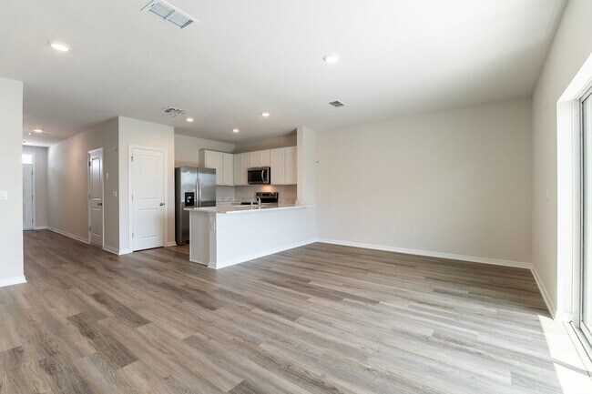 Foto del edificio - 3 Bedroom Townhome - Star Farms