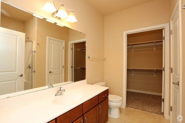 Second bathroom - Siena Ridge