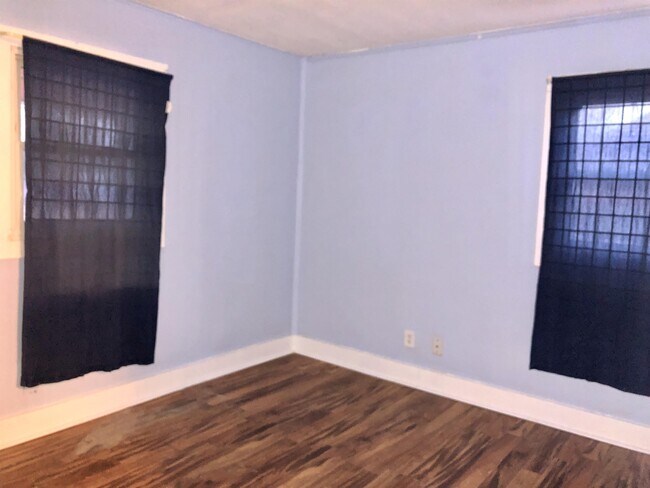 Foto del edificio - 924 N Sunset Ave