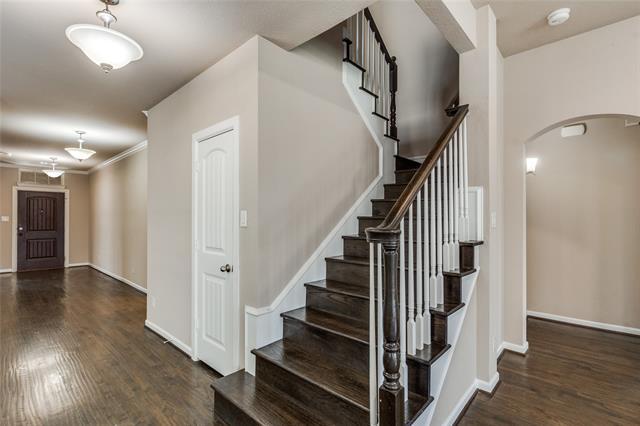 Foto del edificio - 5804 Silverton Ave