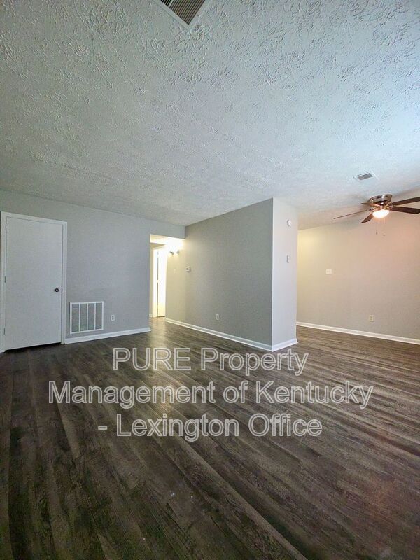 Foto del edificio - 301 Christy Allyn Ct