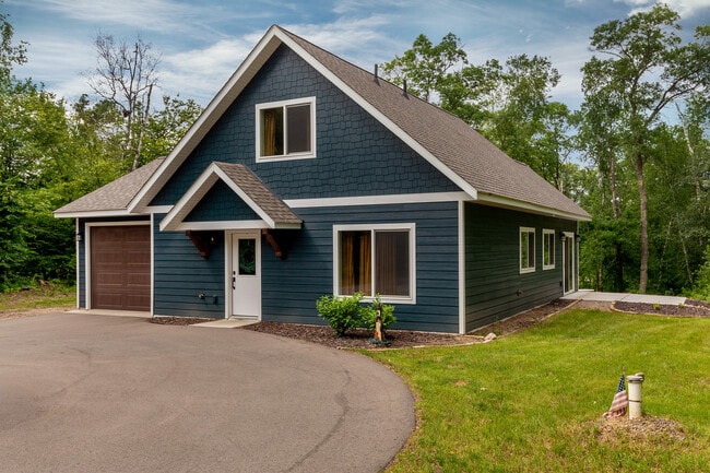 Building Photo - 12444 Fawn Lake Rd