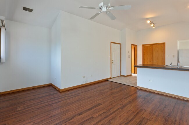 Building Photo - 2420 W Taylor St