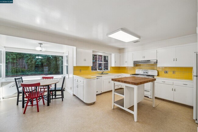 Foto del edificio - 818 Solana Dr