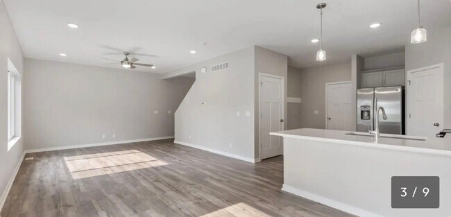 Building Photo - 7923 N 93rd St