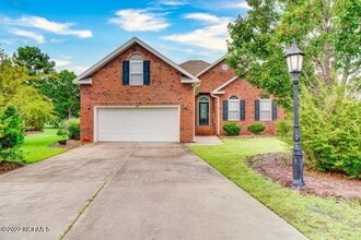 Building Photo - 106 Ravennaside Dr NW