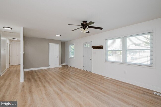 Foto del edificio - 630 Sequoia Dr