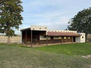 Building Photo - 8300 Gantz Ave