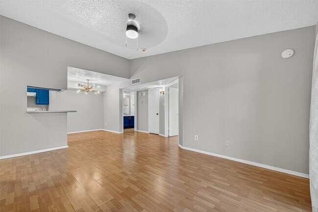Foto del edificio - 10555 Turtlewood Ct