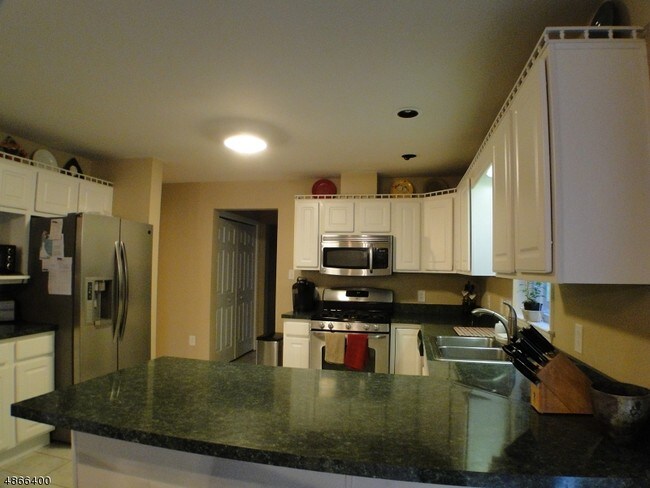 Building Photo - 35 Schneider Ln