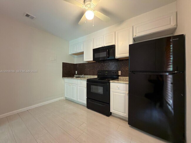 Foto del edificio - 8335 NE 3rd Ave