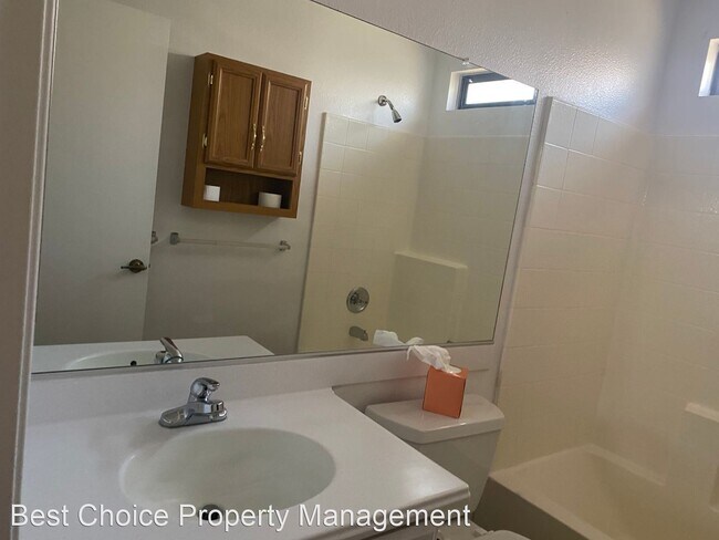 Building Photo - 2 br, 1.5 bath House - 844 La Morena Dr