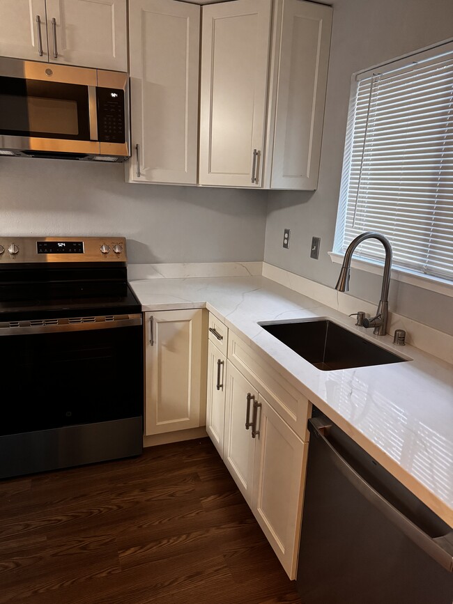 New Kitchen - 2161 Northwood Cir Townhome