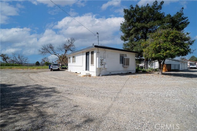 Building Photo - 3520 Crestmore Rd