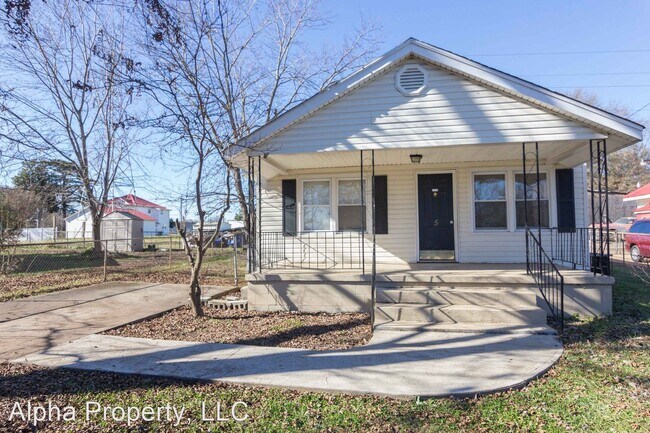Building Photo - 3 br, 1 bath House - 5 Hunt Street