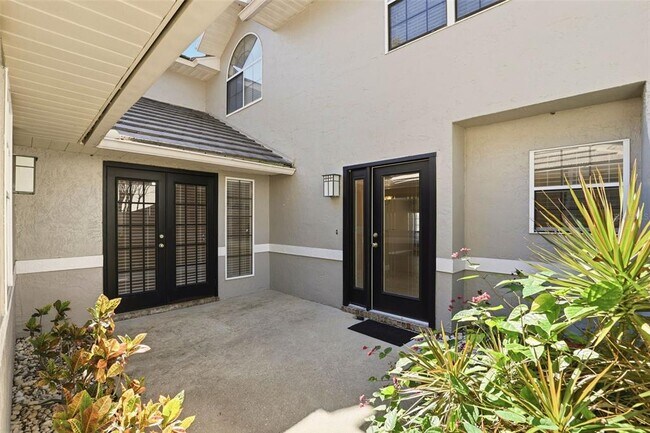 Building Photo - 470 Devon Pl