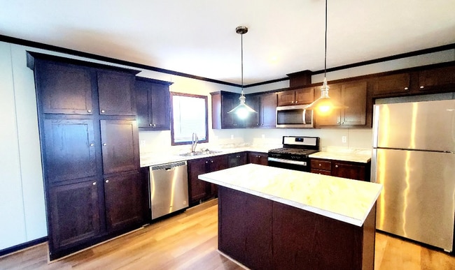 Building Photo - 9593 Mariner Dr