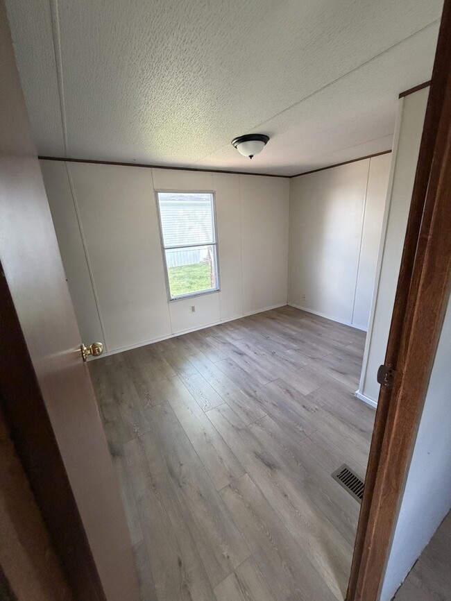 Building Photo - 157 Goodlett Dr