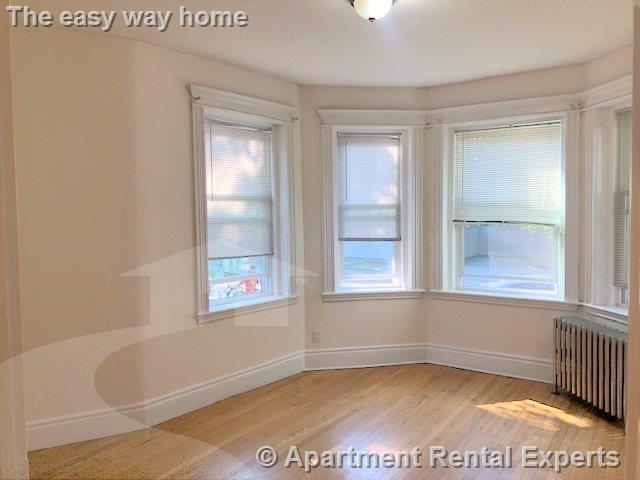 Foto principal - 72 Kirkland St