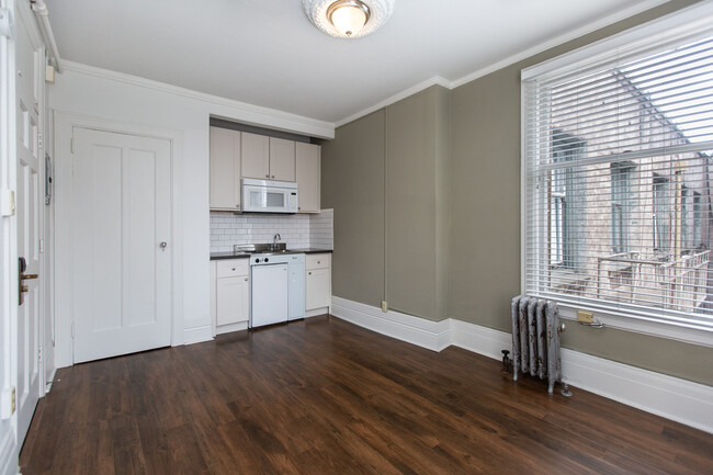 Interior Photo - 735 Taylor