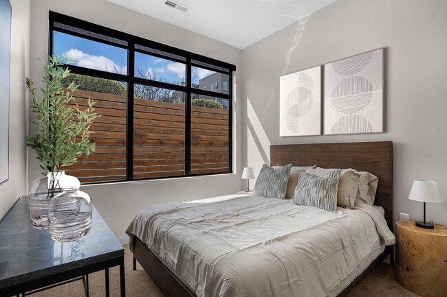 Building Photo - The Whitney