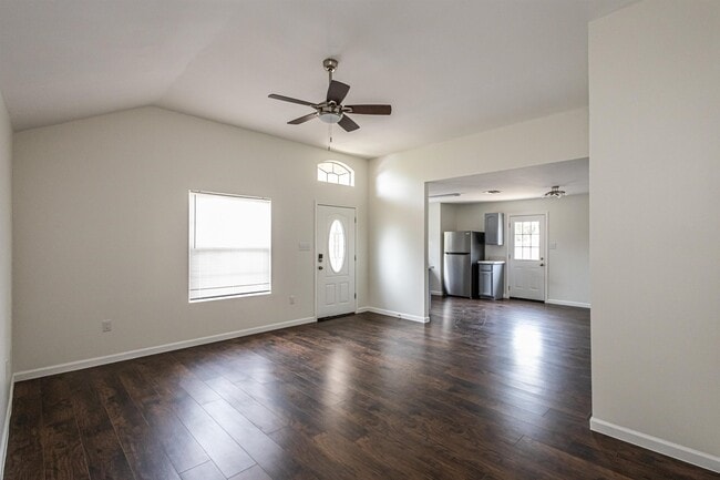 Building Photo - 753 Snake Dr