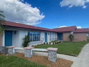 Building Photo - 4111 SE 18th Pl