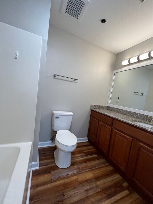 Foto del edificio - 3-bedroom, 2-bath Condo near ETSU, $1700 p...
