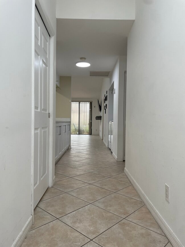 Foto del edificio - 12351 NW 11th Ct