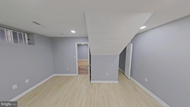 Building Photo - 1831 W Diamond St